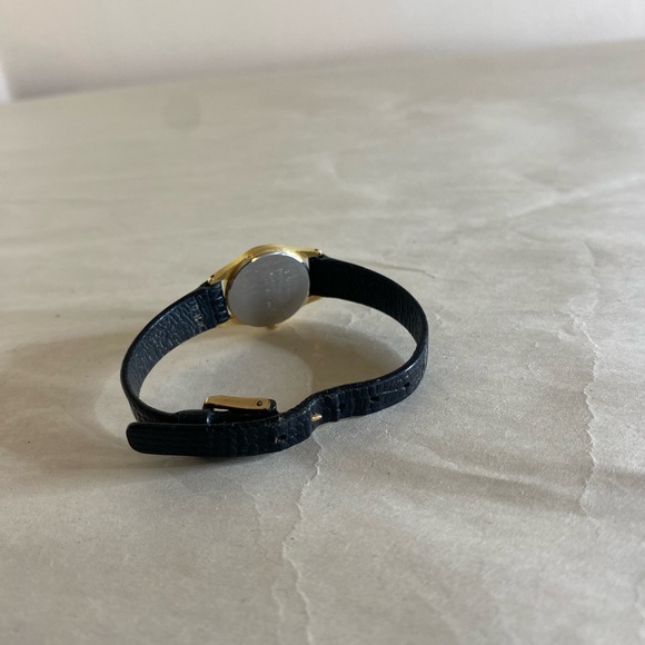 Mickey Mouse Gold / Black Watch Vintage Seiko Quartz Disney women\'s small READ